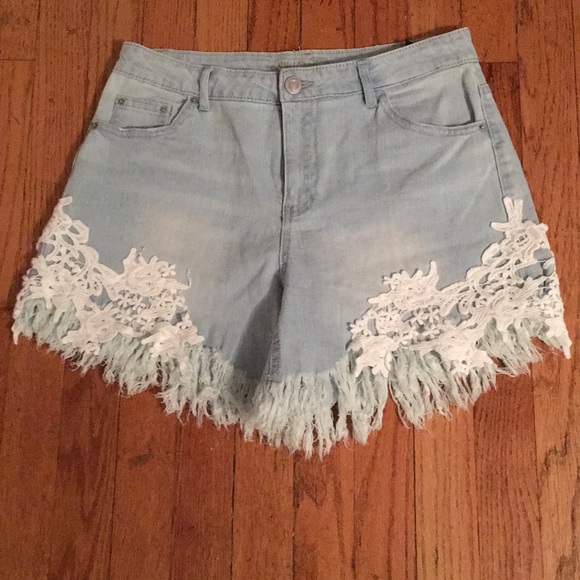 Rue21 Pants - ❤️ Rue 21  very cute distressed lace trim shorts